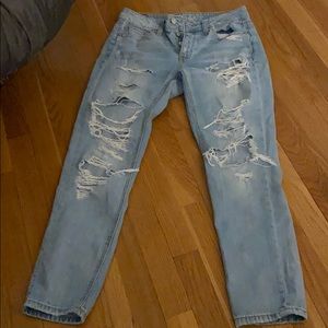 american eagle ripped mom jeans